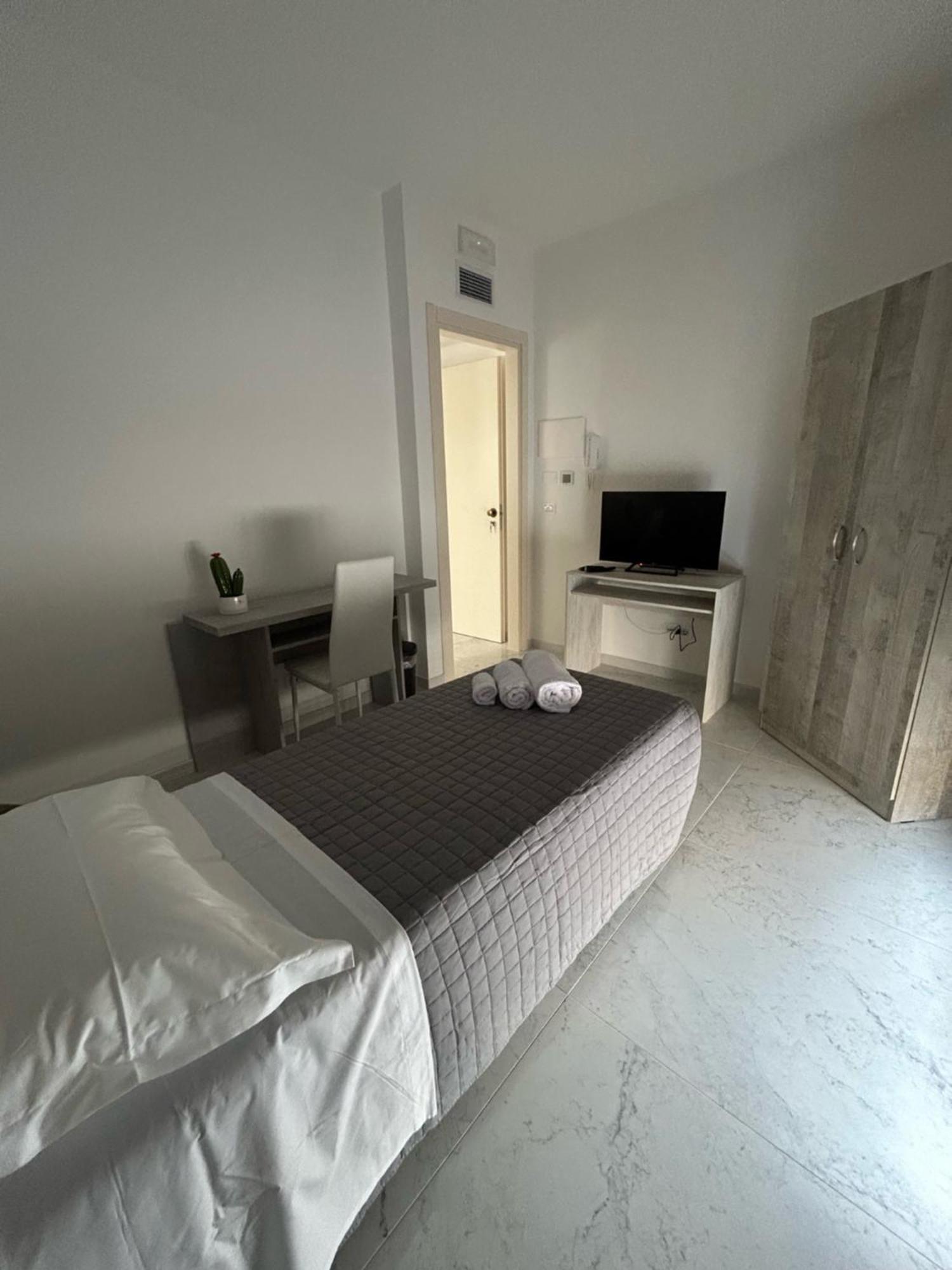 Aqua Marine B&B - Rooms And Apartments Milazzo Kültér fotó